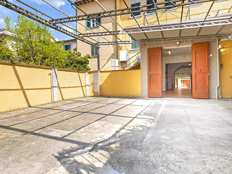 Immagine 3 di Magazzino in vendita  a Santa Croce Sull'arno