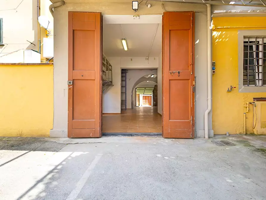 Immagine 4 di Magazzino in vendita  a Santa Croce Sull'arno