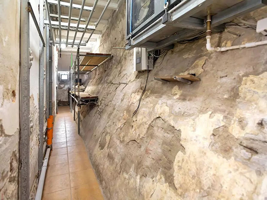 Immagine 9 di Magazzino in vendita  a Santa Croce Sull'arno