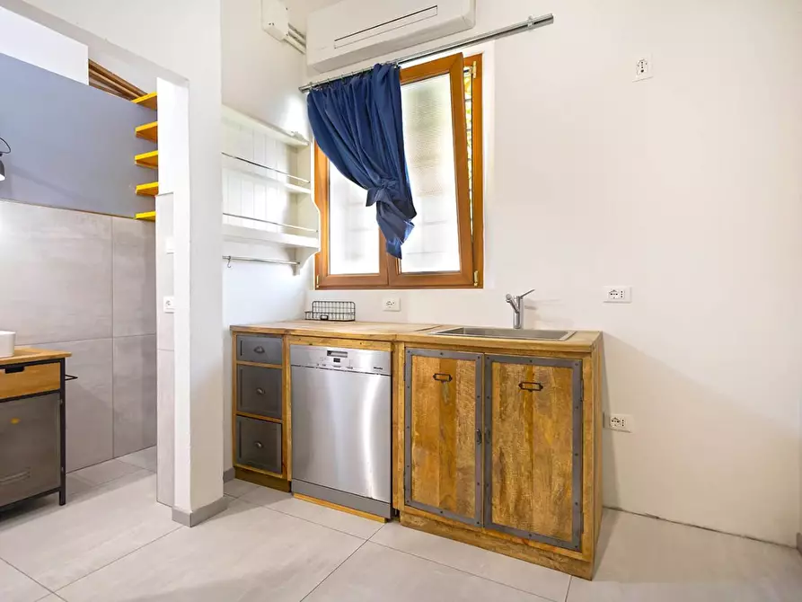 Immagine 17 di Magazzino in vendita  a Santa Croce Sull'arno