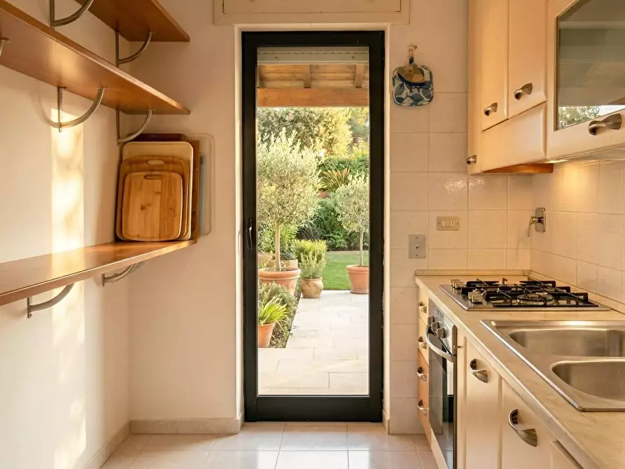 Immagine 7 di Casa indipendente in vendita  a Lecce