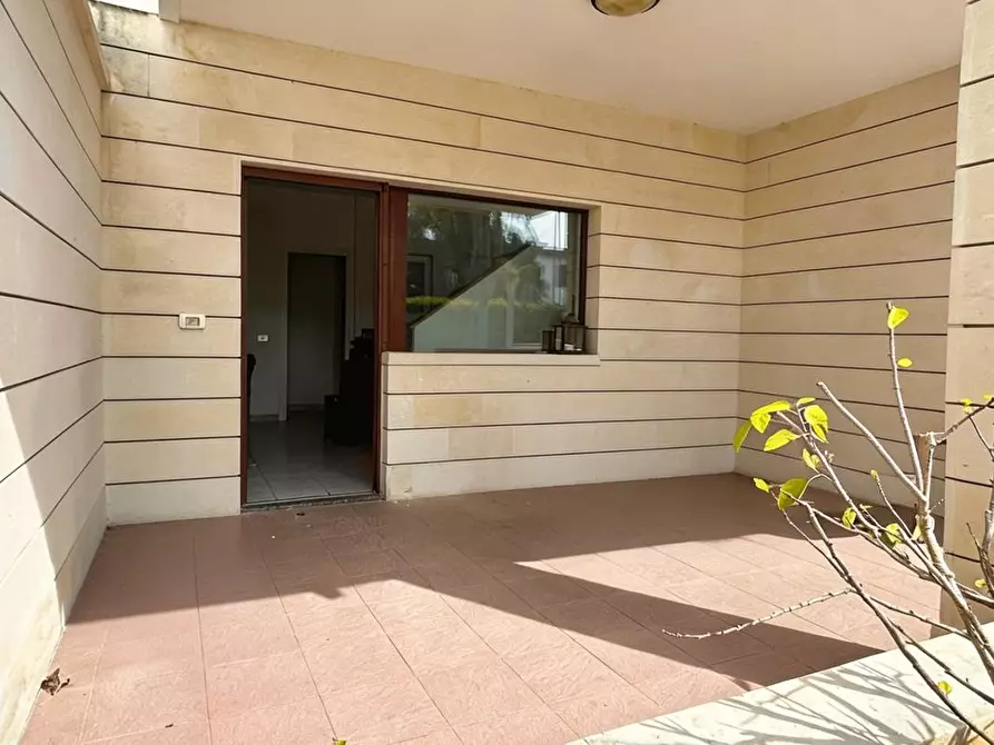 Immagine 13 di Casa indipendente in vendita  a Lecce