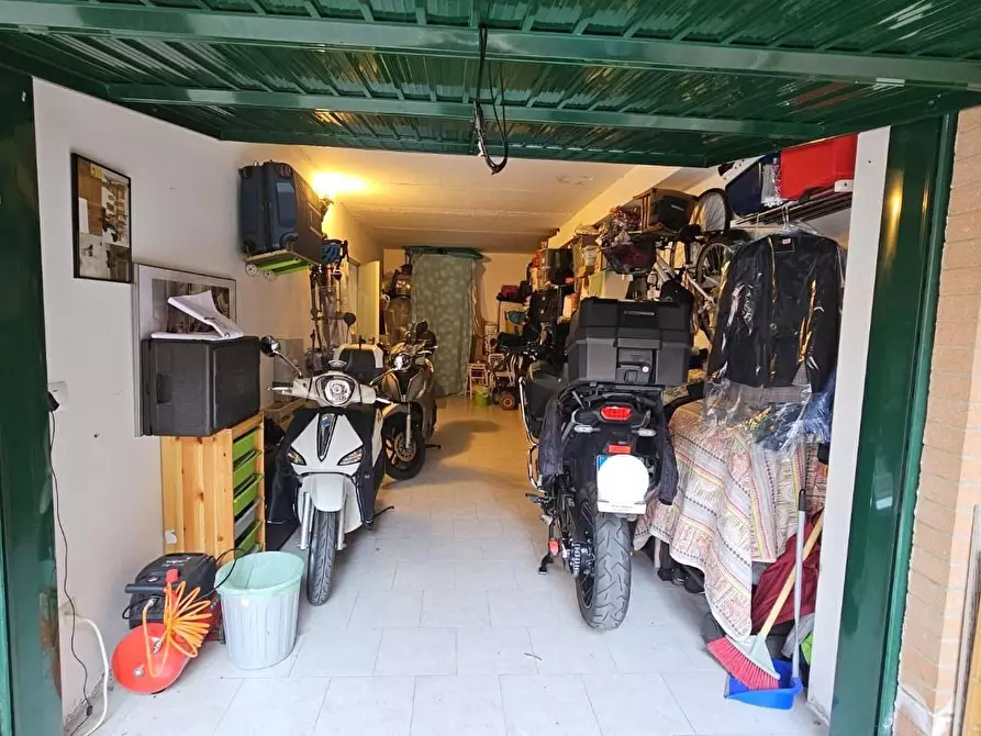 Immagine 12 di Appartamento in affitto  a Siena