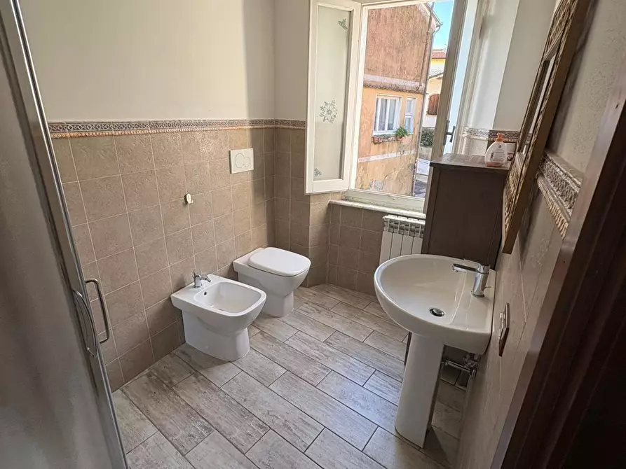 Immagine 21 di Casa indipendente in vendita  a Massa