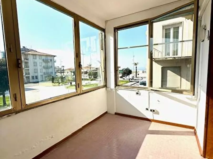 Immagine 15 di Appartamento in vendita  a Camaiore