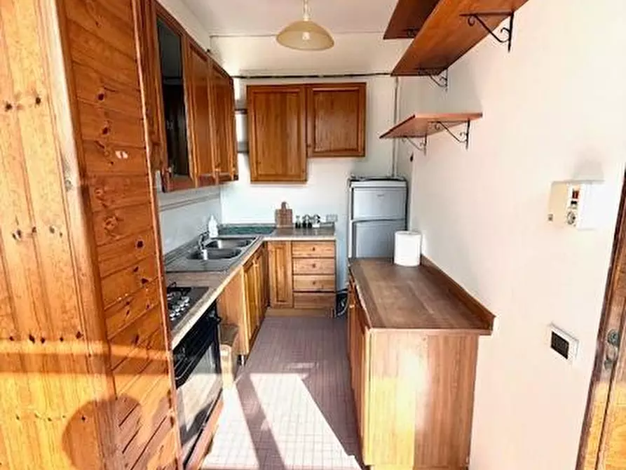 Immagine 6 di Appartamento in vendita  a Camaiore