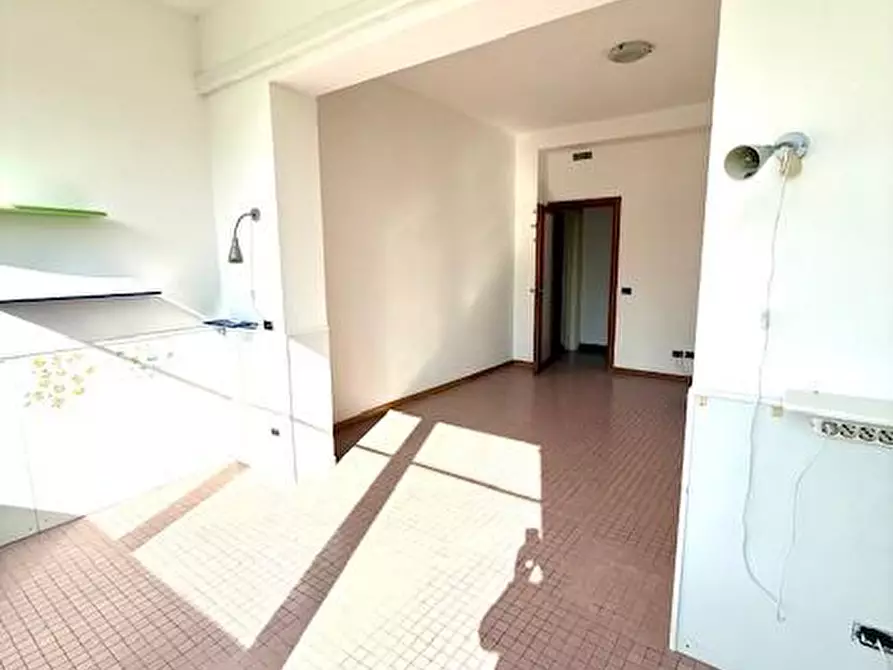 Immagine 11 di Appartamento in vendita  a Camaiore