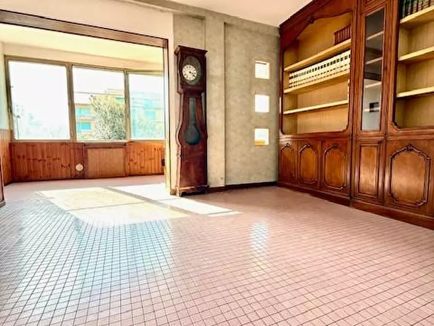 Immagine 2 di Appartamento in vendita  a Camaiore