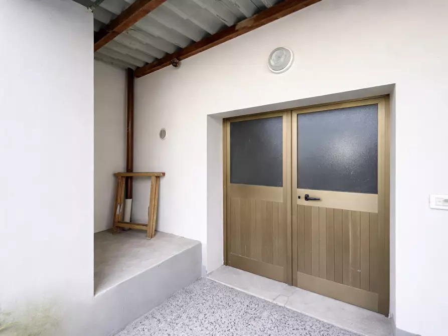 Immagine 4 di Garage in vendita  a Vinci