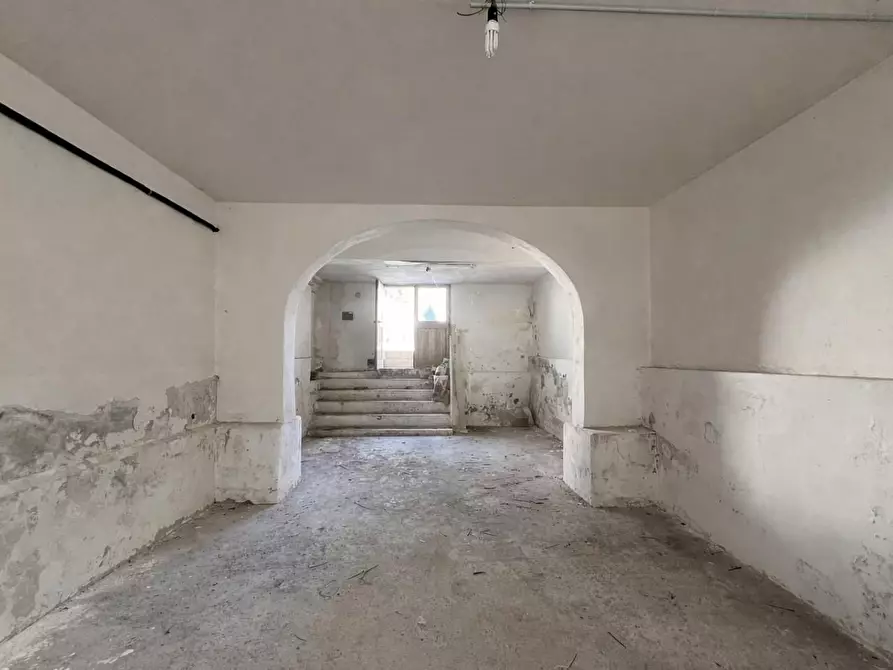 Immagine 3 di Garage in vendita  a Vinci