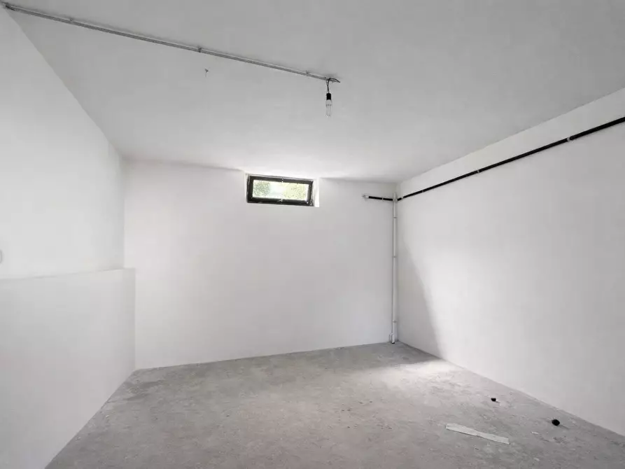 Immagine 6 di Garage in vendita  a Vinci