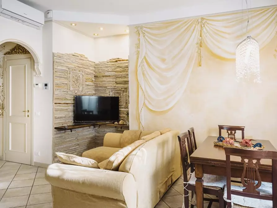 Immagine 6 di Appartamento in affitto  a Camaiore