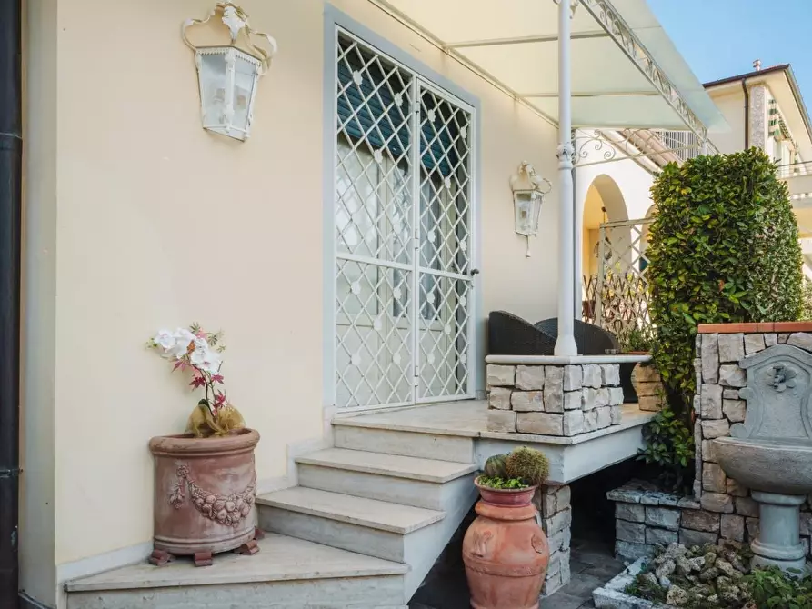 Immagine 35 di Appartamento in affitto  a Camaiore