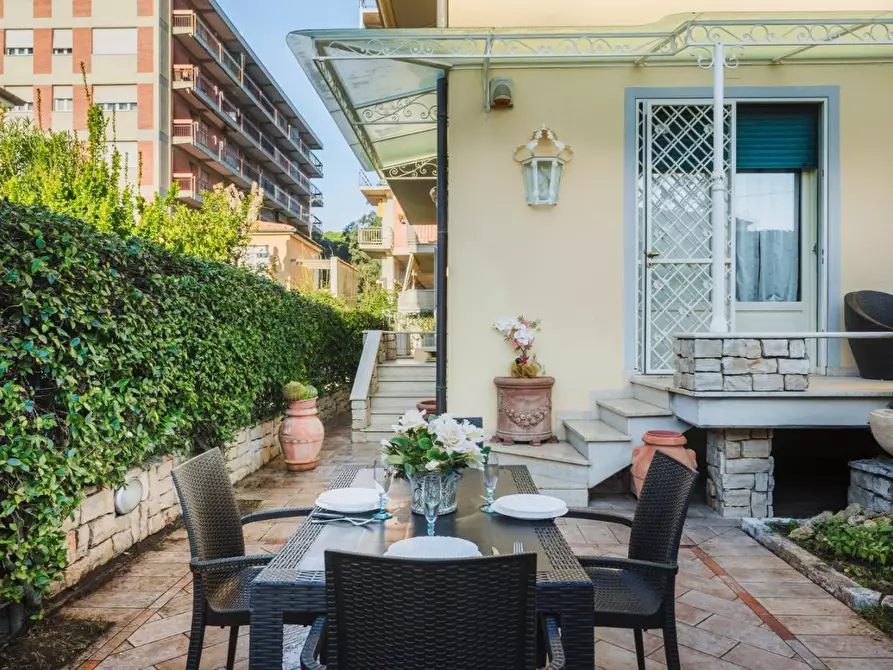 Immagine 24 di Appartamento in affitto  a Camaiore