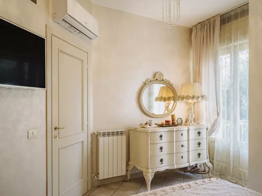 Immagine 28 di Appartamento in affitto  a Camaiore