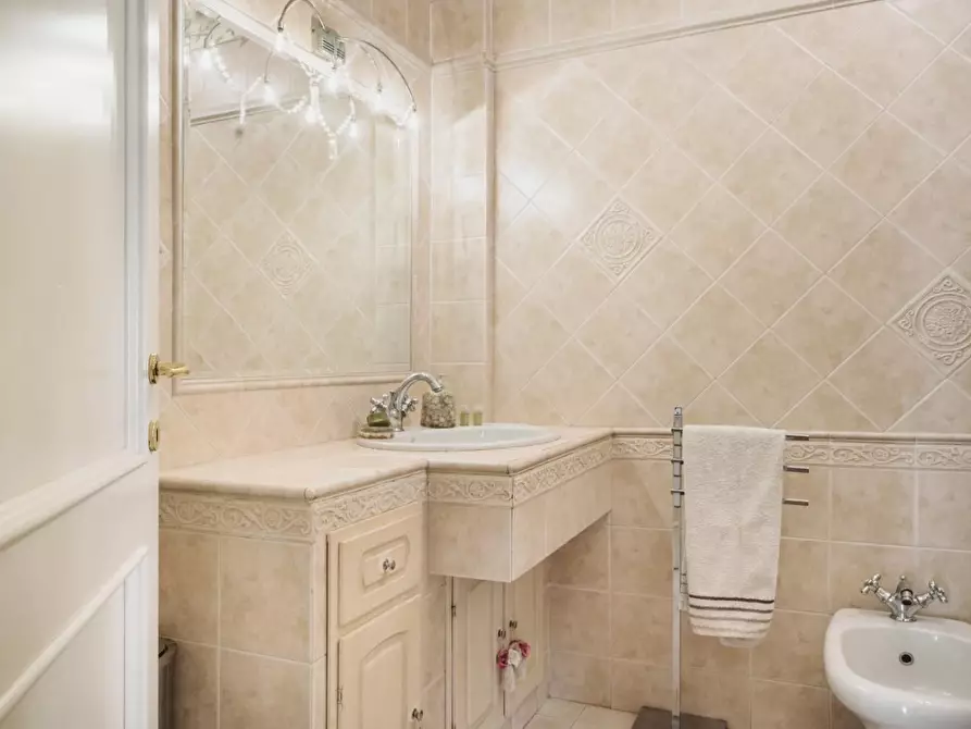 Immagine 29 di Appartamento in affitto  a Camaiore