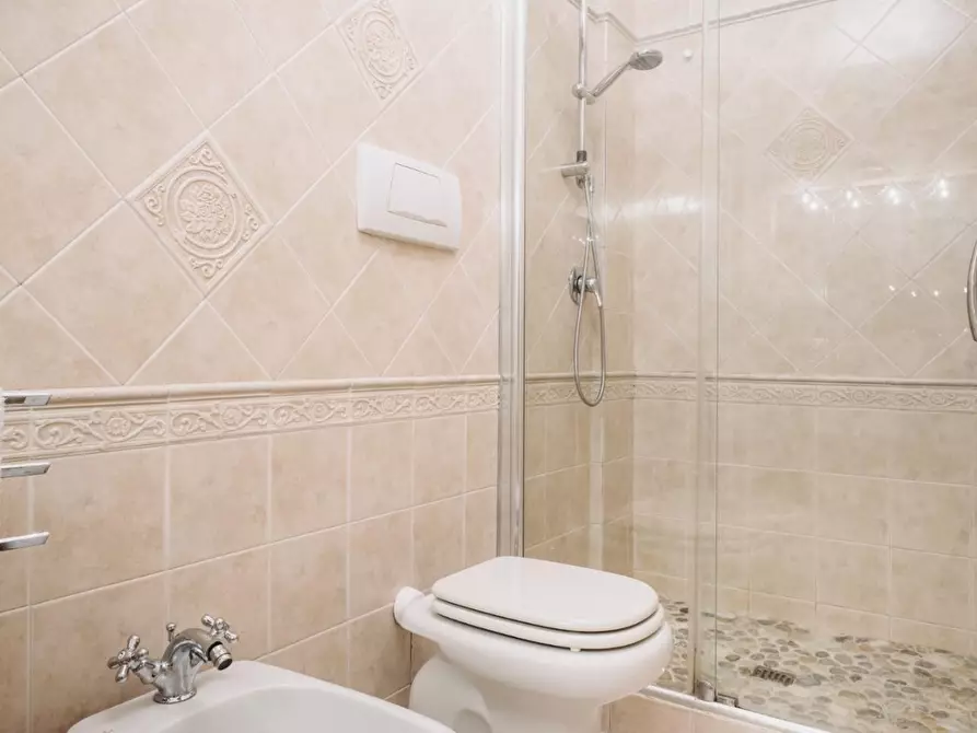 Immagine 13 di Appartamento in affitto  a Camaiore