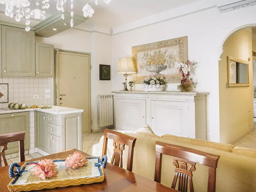 Immagine 5 di Appartamento in affitto  a Camaiore