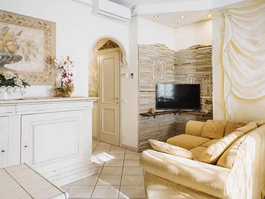 Immagine 4 di Appartamento in affitto  a Camaiore