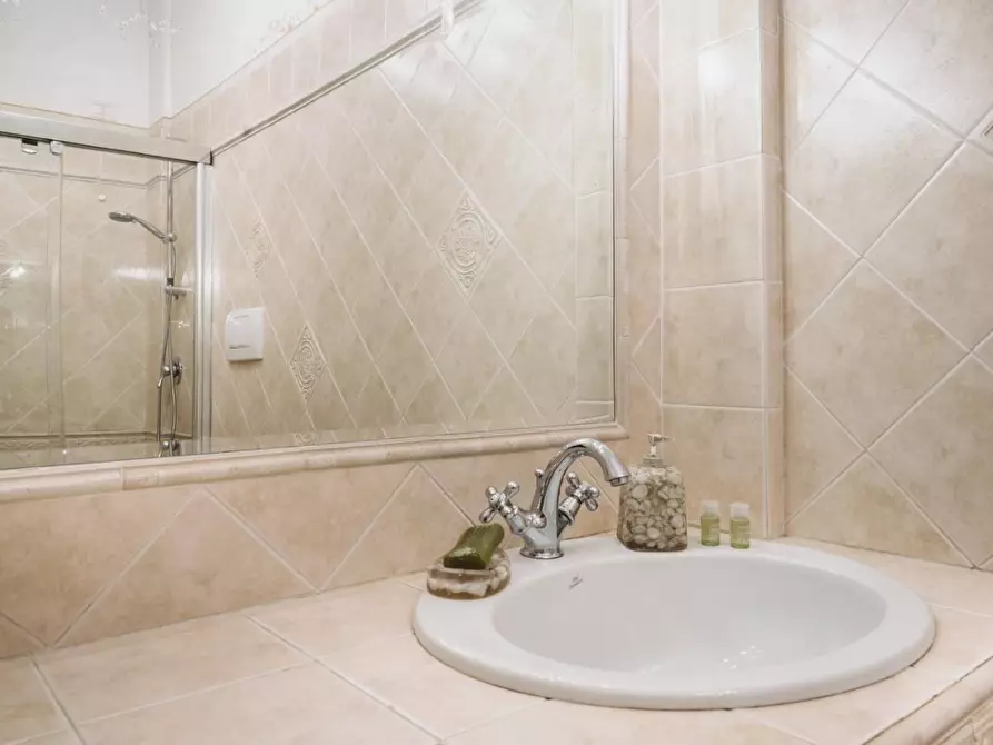 Immagine 31 di Appartamento in affitto  a Camaiore