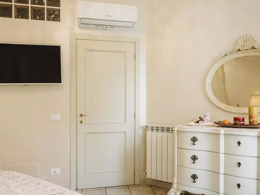 Immagine 32 di Appartamento in affitto  a Camaiore