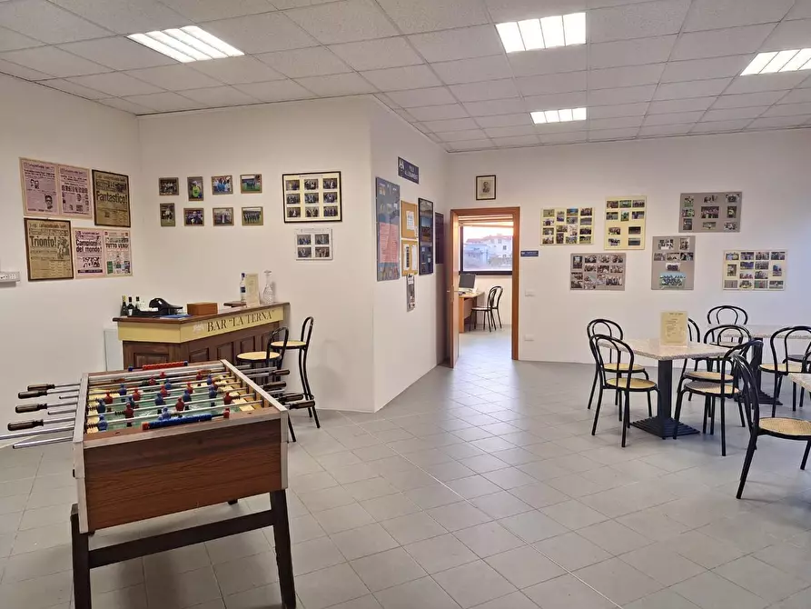 Immagine 16 di Locale commerciale in affitto  a Lucca