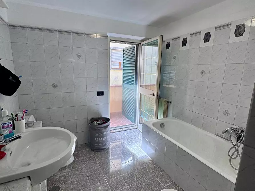 Immagine 32 di Appartamento in vendita  a Massa