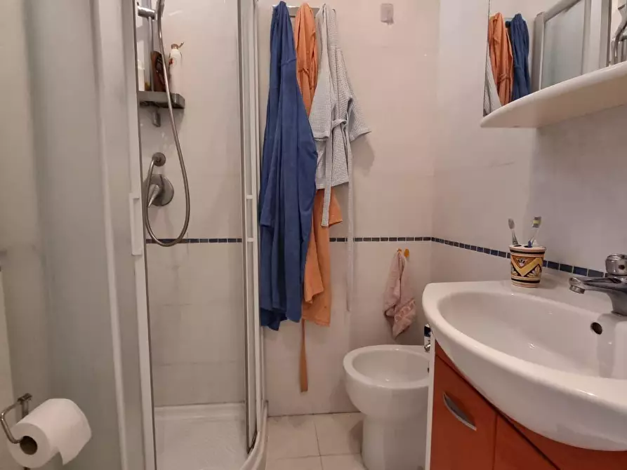 Immagine 15 di Appartamento in vendita  a Livorno