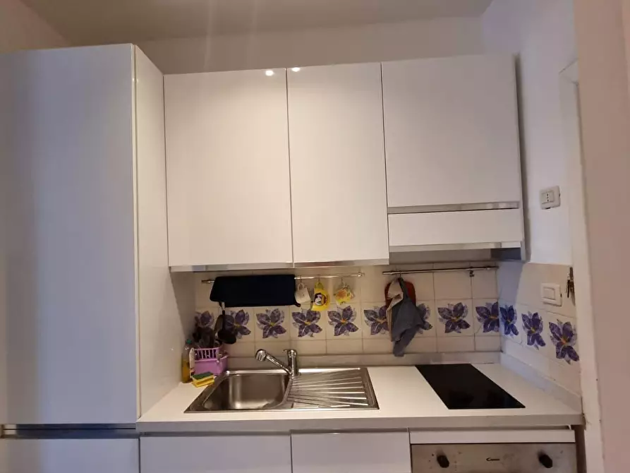 Immagine 8 di Appartamento in vendita  a Livorno