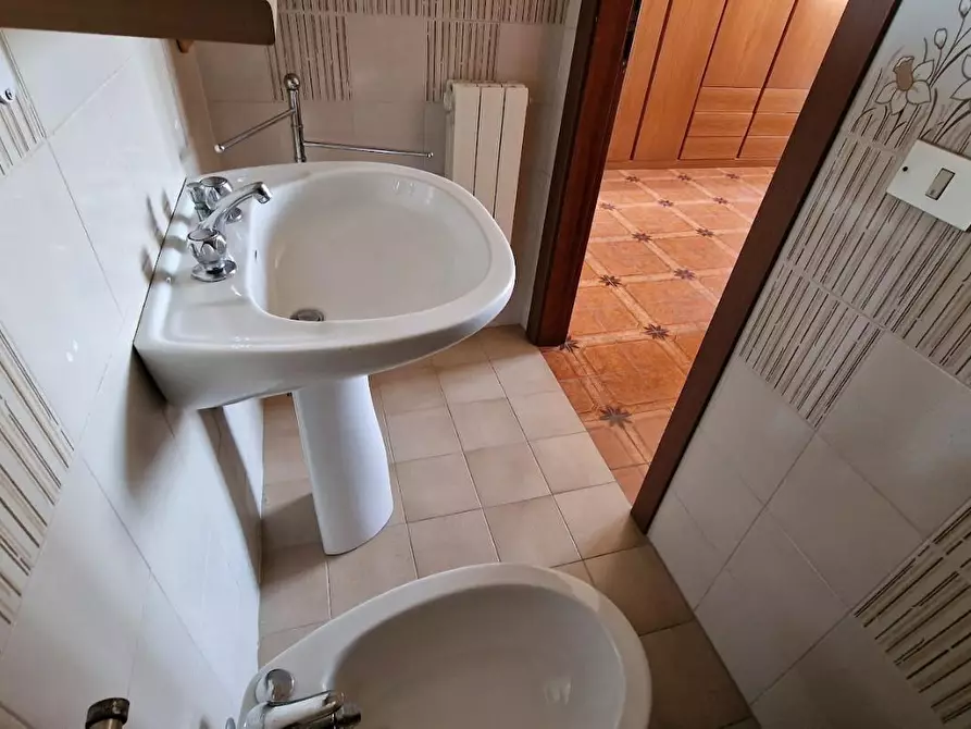 Immagine 16 di Appartamento in vendita  a Carrara