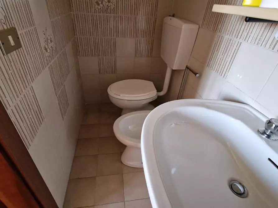 Immagine 17 di Appartamento in vendita  a Carrara