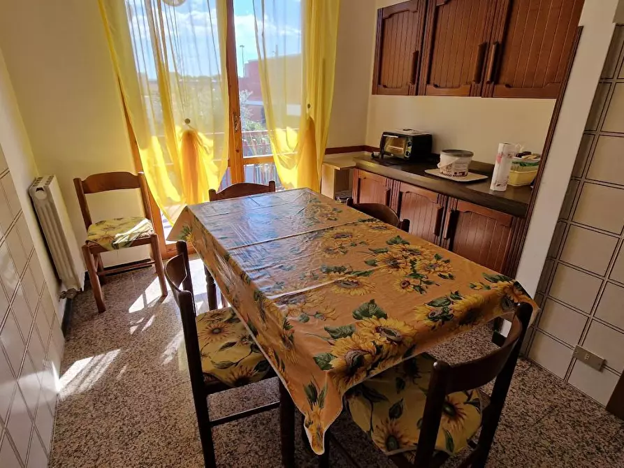 Immagine 5 di Appartamento in vendita  a Carrara