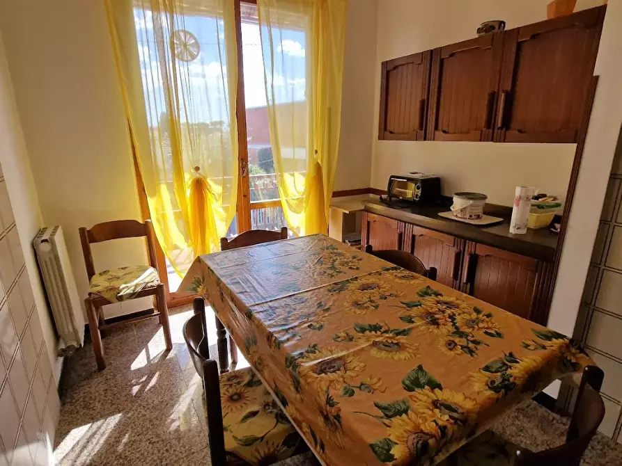 Immagine 4 di Appartamento in vendita  a Carrara