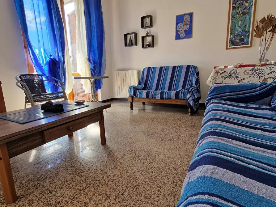 Immagine 1 di Appartamento in vendita  a Carrara