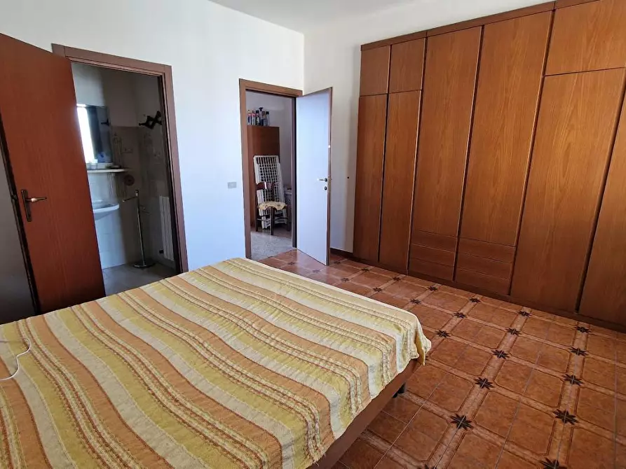 Immagine 11 di Appartamento in vendita  a Carrara