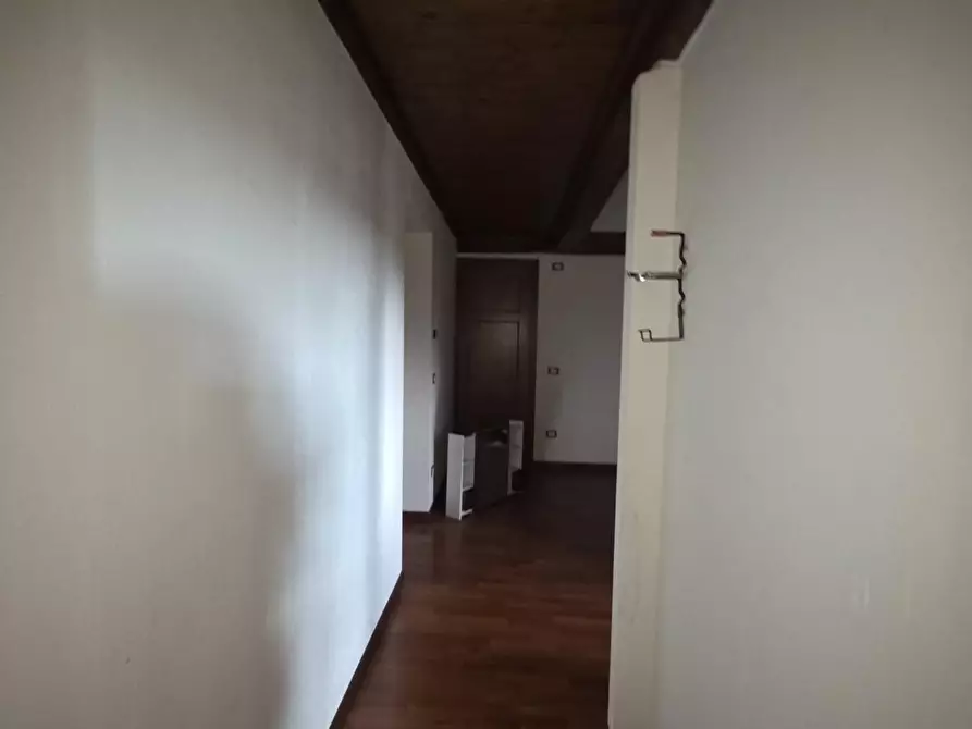 Immagine 8 di Mansarda in vendita  a Lucca