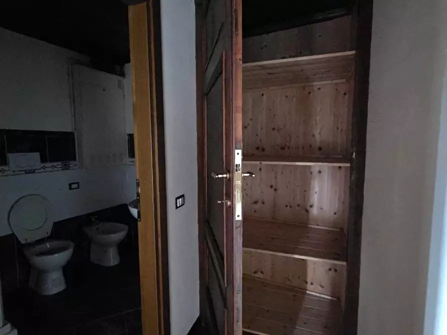 Immagine 10 di Mansarda in vendita  a Lucca