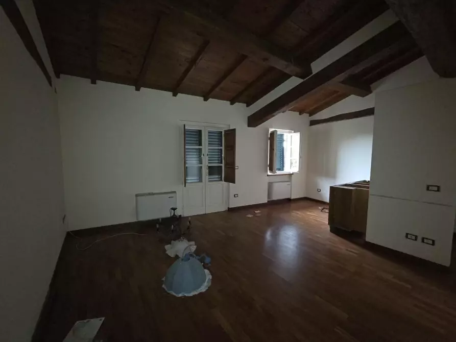Immagine 5 di Mansarda in vendita  a Lucca