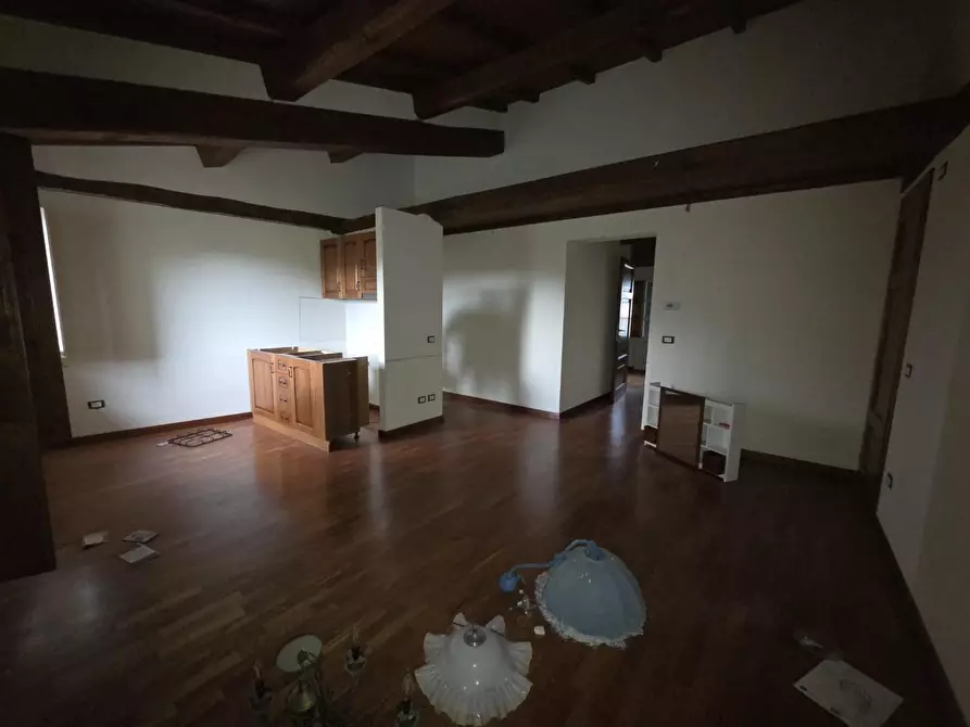 Immagine 4 di Mansarda in vendita  a Lucca