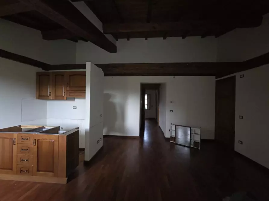 Immagine 2 di Mansarda in vendita  a Lucca