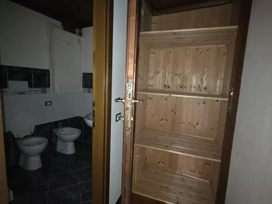 Immagine 9 di Mansarda in vendita  a Lucca