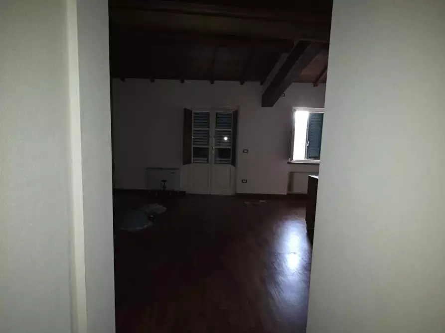 Immagine 15 di Mansarda in vendita  a Lucca