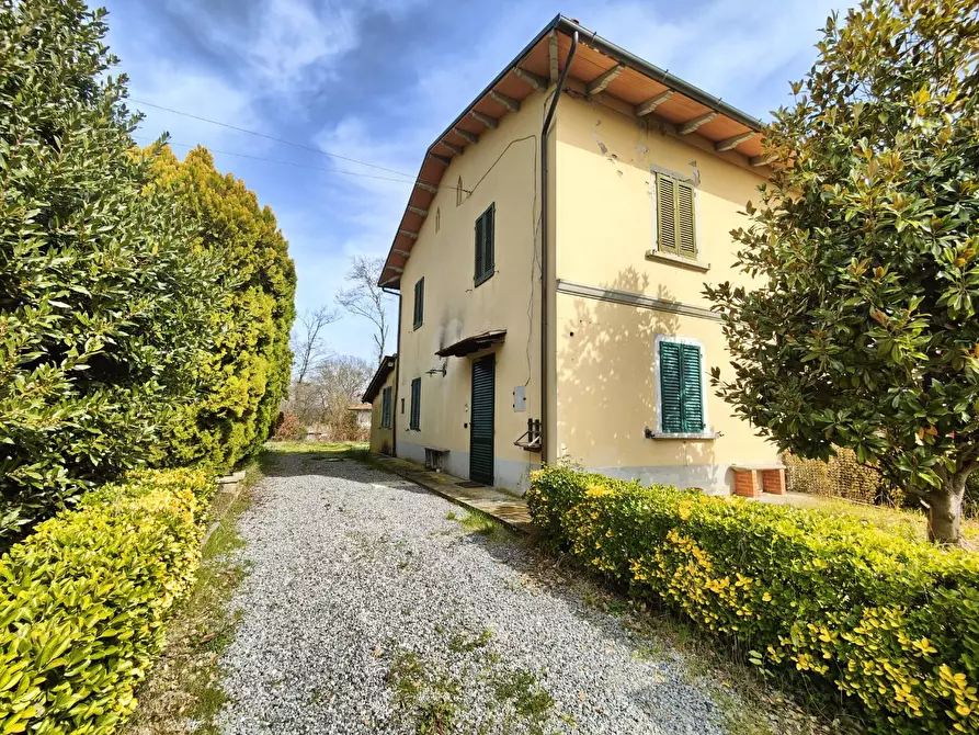 Immagine 1 di Casa bifamiliare in vendita  a Fucecchio