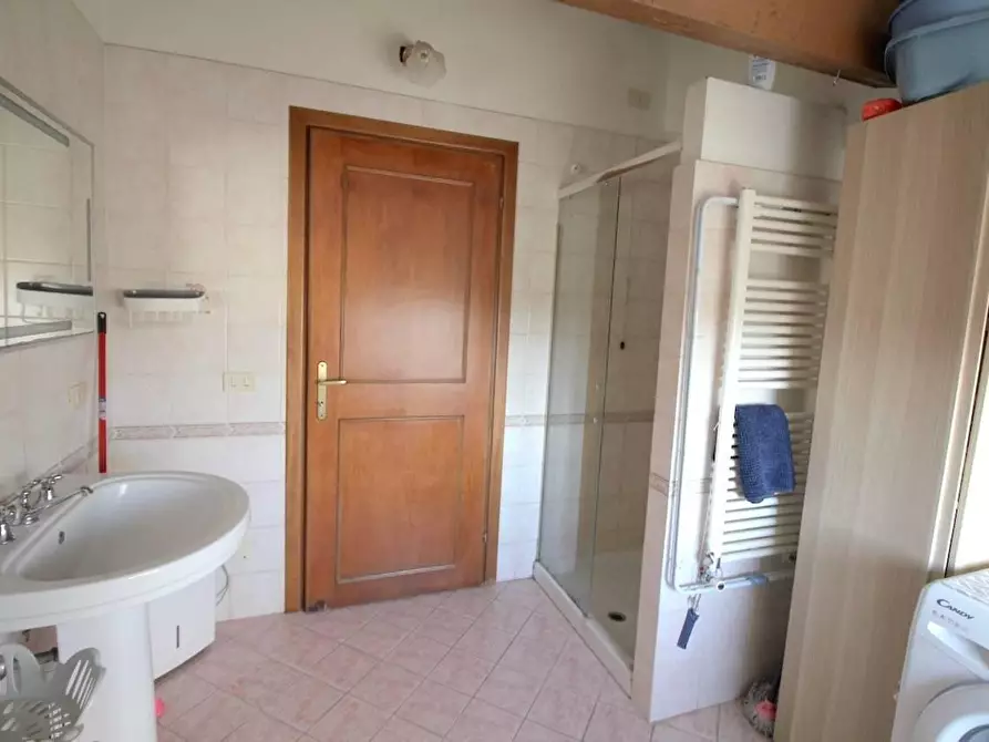 Immagine 21 di Appartamento in vendita  a Cascina