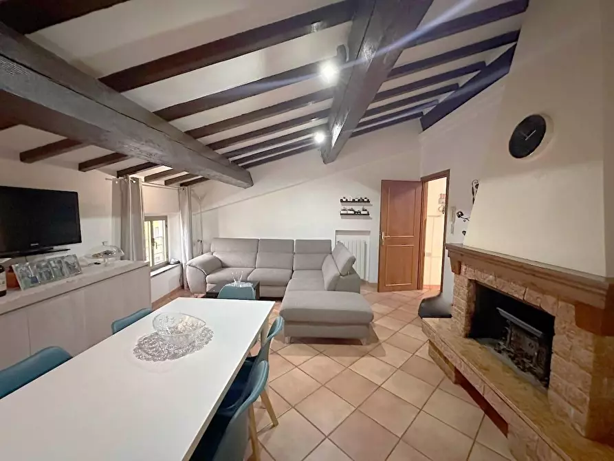 Immagine 3 di Appartamento in vendita  a Cascina