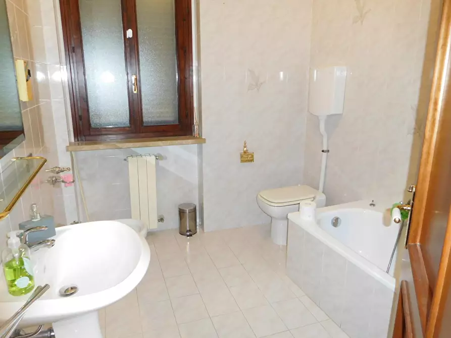 Immagine 10 di Villetta a schiera in vendita  a Calci