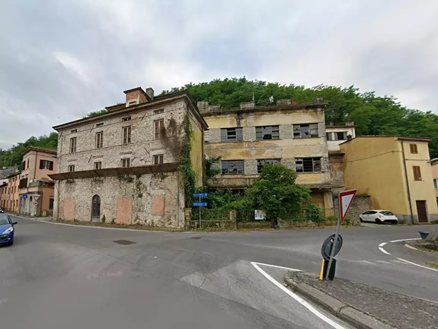 Immagine 1 di Capannone industriale in vendita  a Lucca