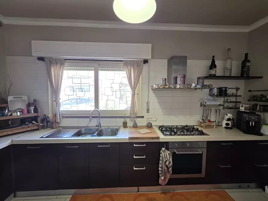 Immagine 10 di Casa semindipendente in vendita  a Viareggio