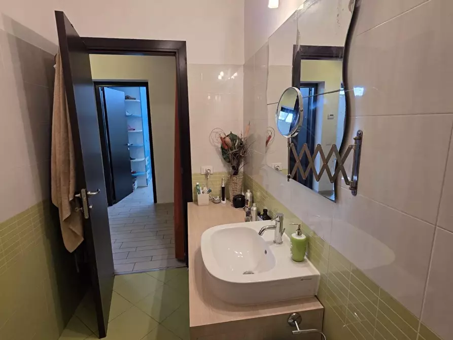 Immagine 21 di Casa semindipendente in vendita  a Viareggio