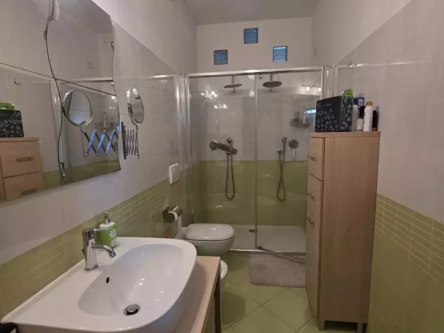 Immagine 22 di Casa semindipendente in vendita  a Viareggio